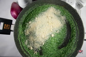 Pasta con gli spinaci ( ricetta vegetariana )