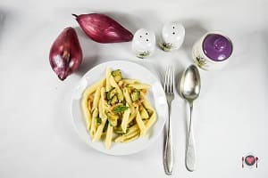 Pasta zucchine e gamberetti ( facile e veloce )
