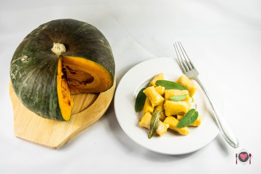 Gnocchi di zucca e ricotta ( ricetta facile e veloce ) La foto raffigurante i nostri deliziosissimi gnocchi fatti in casa di zucca e ricotta!