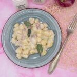 La foto raffigurante gli gnocchi gorgonzola e panna, conditi con la salsa al gorgonzola