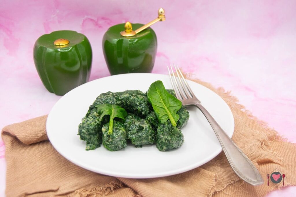 Gnocchi di spinaci ( ricetta alternativa in 20 minuti ) La foto raffigurante i morbidissimi gnocchi di spinaci.