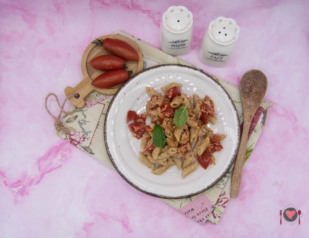 Pasta melanzane e tonno ( in 40 minuti ) La foto raffigurante la ricetta facile della pasta melanzane e tonno.