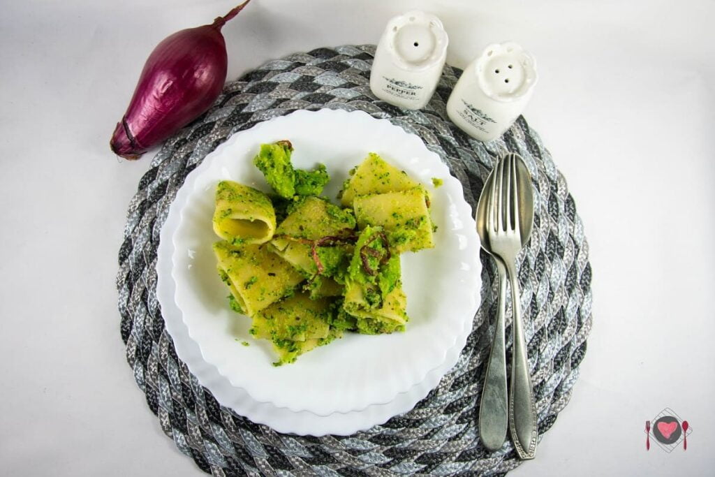 La foto raffigurante la nostra deliziosa pasta broccoli acciughe e pangrattato.