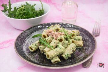 La foto raffigurante la pasta con pesto di rucola e tonno