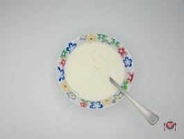 La foto raffigurante la crema di formaggio per la preparazione della pasta fredda tonno e Philadelphia