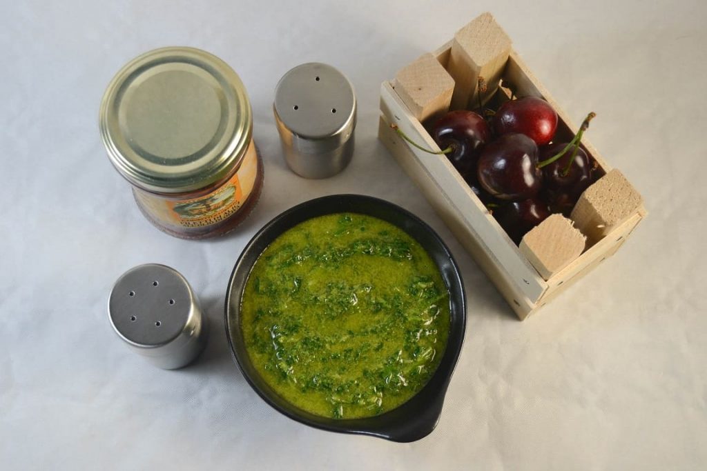 La foto raffigurante la salsa verde pronta per essere gustata!