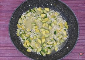 Risotto zucchine e gamberetti ( cremoso e in 40 minuti )