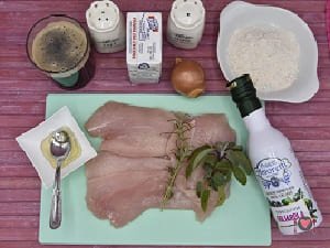 La foto raffigurante gli ingredienti per la preparazione dei bocconcini di pollo alla birra