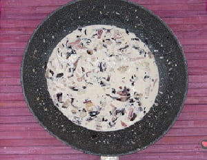 La foto raffigurante gli ingredienti sciolti e legati tra di loro per la preparazione degli Gnocchi gorgonzola speck e radicchio