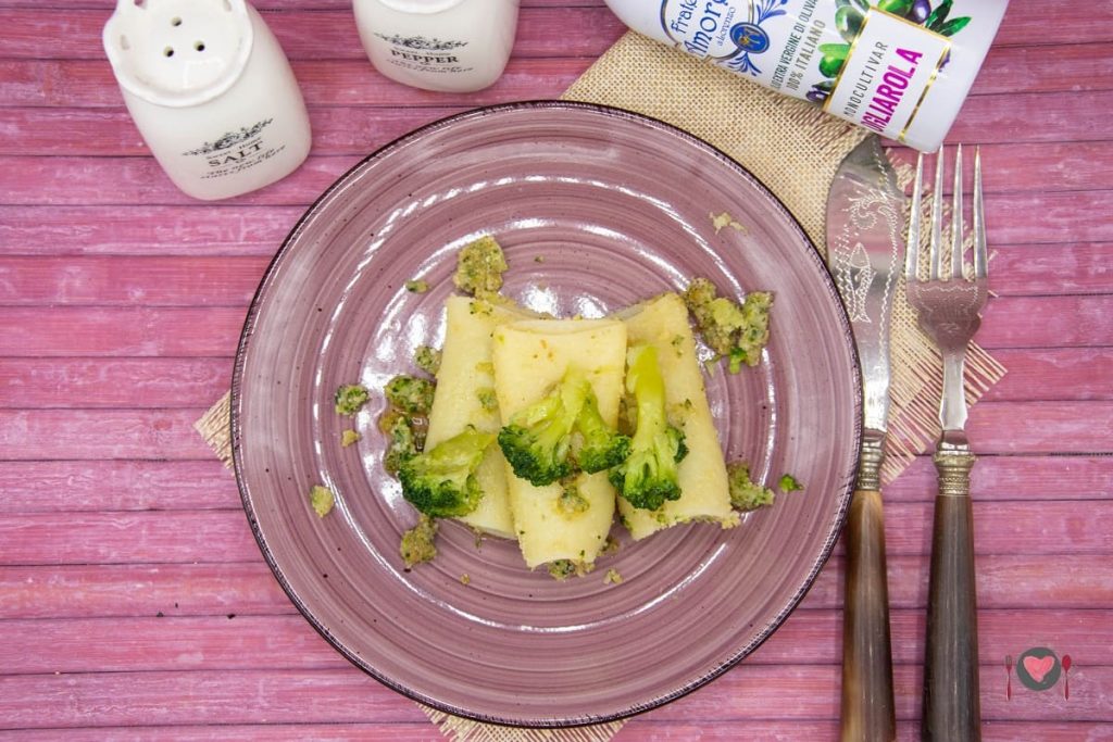 Pasta broccoli e acciughe (ricetta facile e veloce)