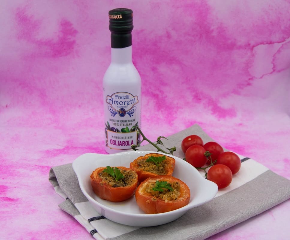 Pomodori gratinati ( tanta bontà in soli 40 minuti ) La foto raffigurante i nostri pomodori gratinati pronti per essere mangiati.
