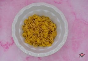 La foto raffigurante la pasta scelta per la preparazione della pasta con curcuma