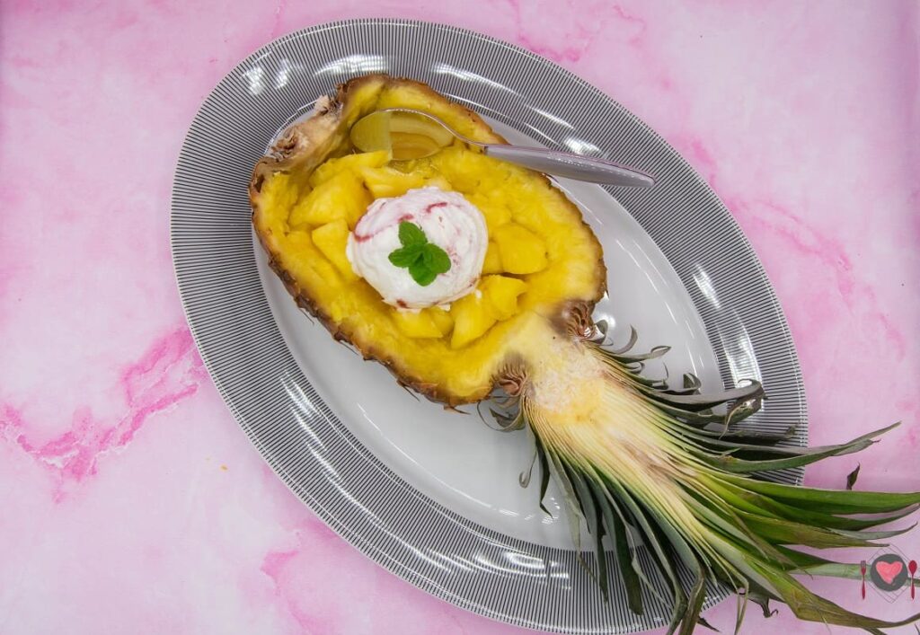La foto raffigurante la nostra fresca macedonia di ananas pronta per essere gustata.