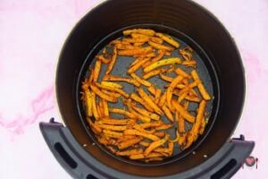 La foto raffigurante le carote cotte per la preparazione delle Carote in friggitrice ad aria