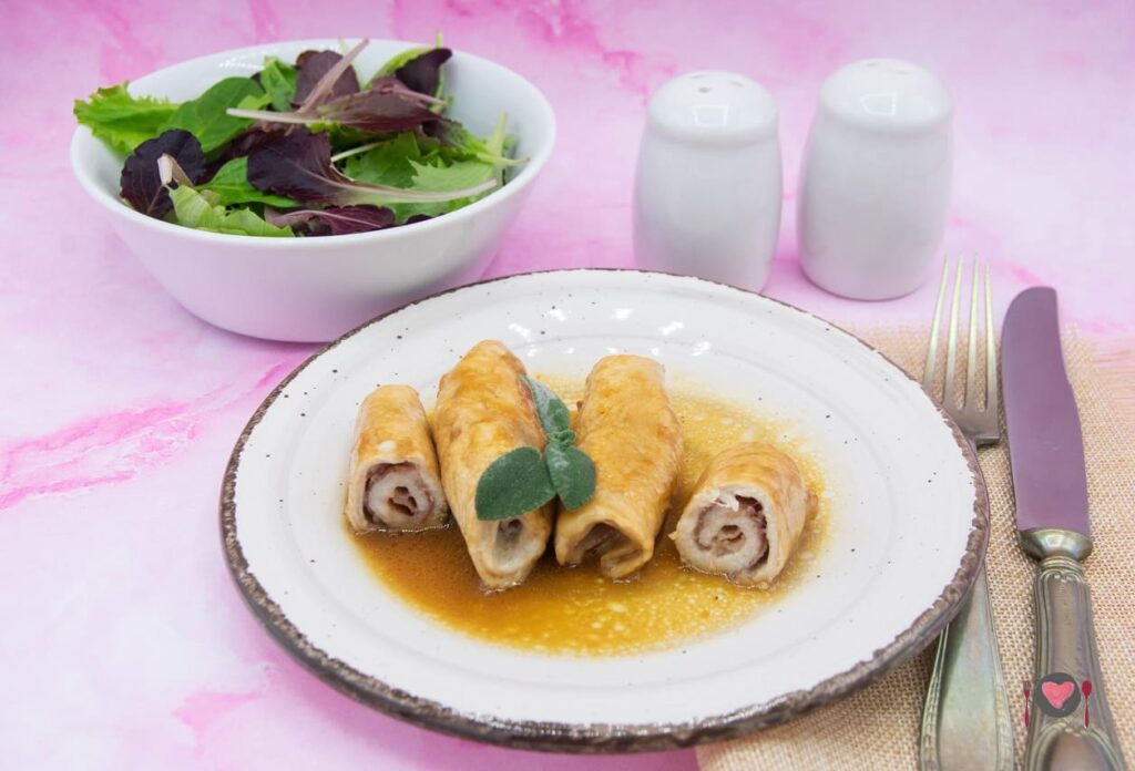 La foto raffigurante gli Involtini di pollo con prosciutto crudo