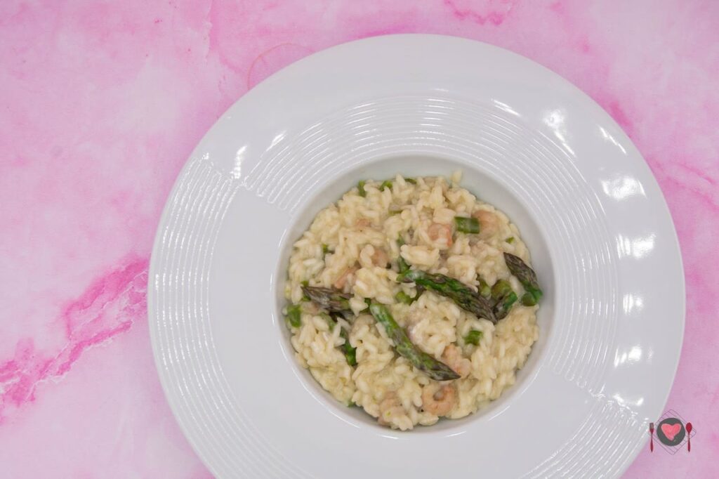 La foto raffigurante il risotto asparagi e gamberetti