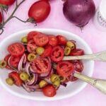 La foto raffigurante la nostra insalata di pomodori pronta per essere mangiata