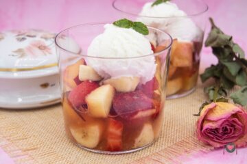 La foto raffigurante la Macedonia di frutta con gelato