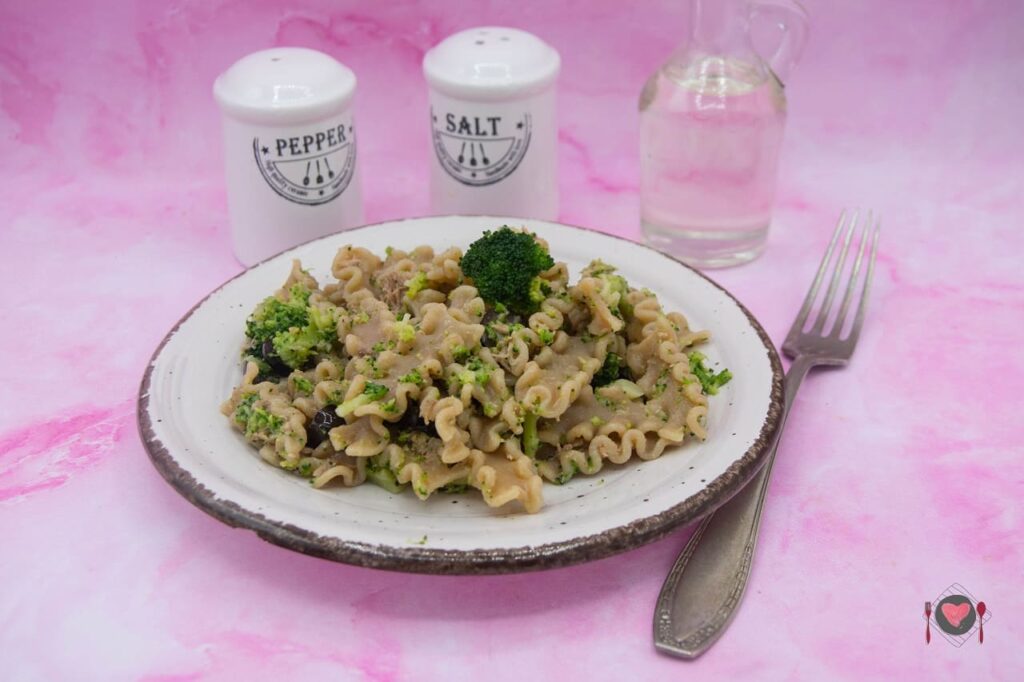 La foto raffigurante la pasta broccoli e tonno