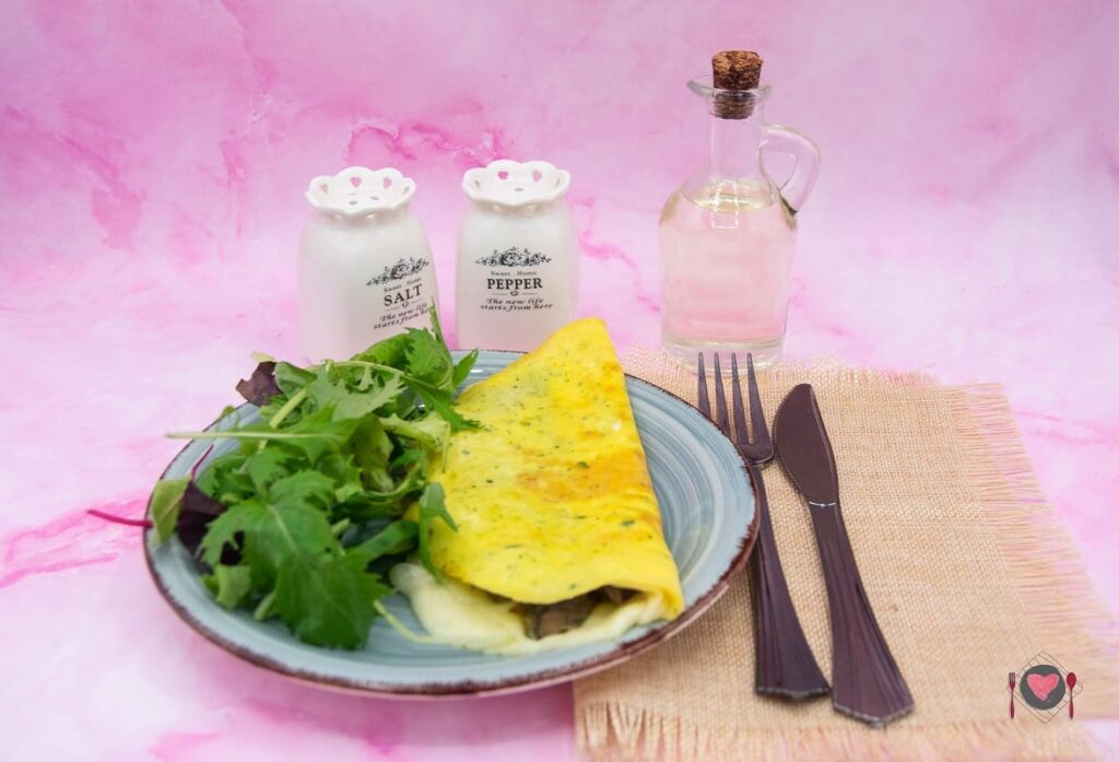 Omelette con funghi ( delizia estrema in 20 minuti ) La foto raffigurante l'omelette con funghi veloce.