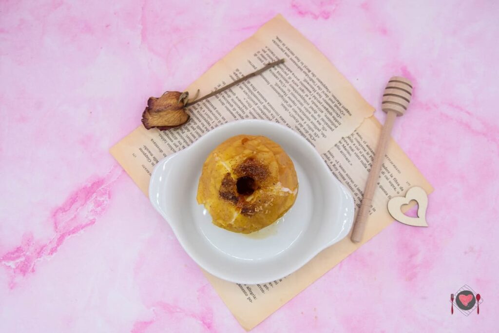 La foto raffigurante la ricetta delle mele cotte.