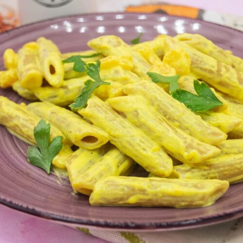 La foto raffigurante la pasta gamberetti e zafferano
