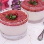Panna cotta alle fragole ( con 10 foto passo passo ) La foto raffigurante la ricetta facile e veloce della panna cotta alle fragole