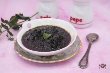 La foto raffigurante la salsa alla menta e prezzemolo
