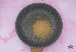 Frittata di mele ( irresistibile in soli 20 minuti ) La foto raffigurante lo zucchero, per la preparazione della frittata di mele