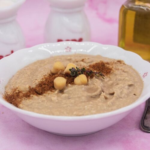 La foto raffigurante l'hummus di ceci