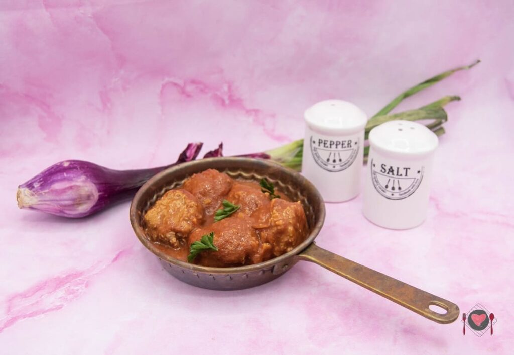 Polpette al sugo facili e veloci ( con 7 foto passo passo ) La foto raffigurante come preparare le polpette al sugo facili e veloci.