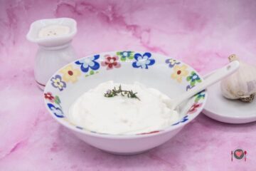 Salsa verde saporita ( senza pane in 5 minuti )