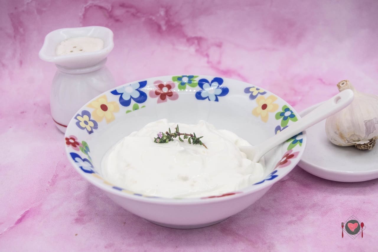 Yogurt all’aglio semplice
