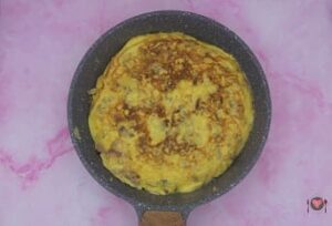Frittata con salsiccia ( gusto esplosivo in 30 minuti ) Frittata con salsiccia ( gusto esplosivo in 30 minuti )
