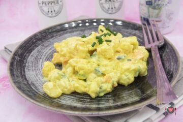 La foto raffigurante gli gnocchi con salmone e zucchine