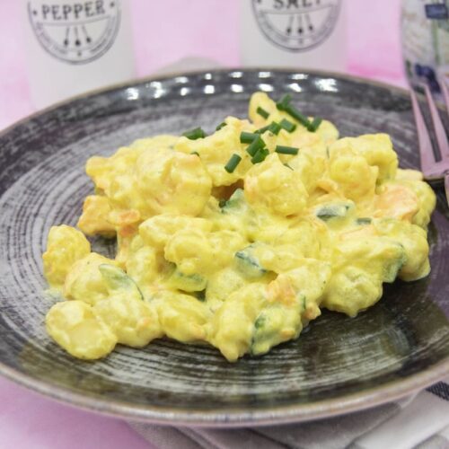 La foto raffigurante gli gnocchi con salmone e zucchine