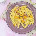 Pasta con la zucca e pancetta ( in 30 minuti ) La foto raffigurante la pasta con la zucca e pancetta veloce