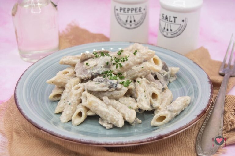 La foto raffigurante la pasta funghi e tonno