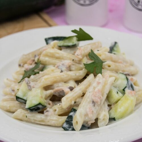 La foto raffigurante la pasta tonno e zucchine