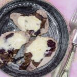 Scaloppine al radicchio e gorgonzola ( in 20 minuti ) La foto raffigurante la ricetta veloce delle scaloppine al radicchio e gorgonzola